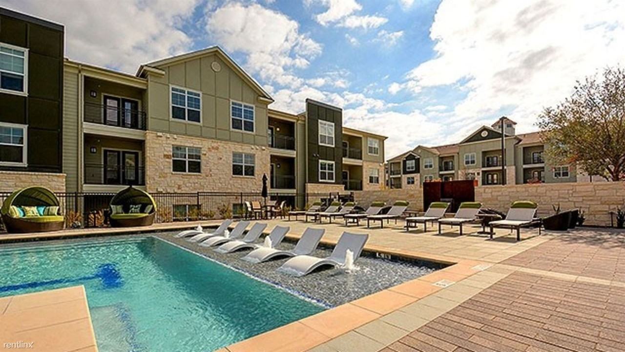 Landing Furnished Apartment Bell Southpark - Photo 3 of 22