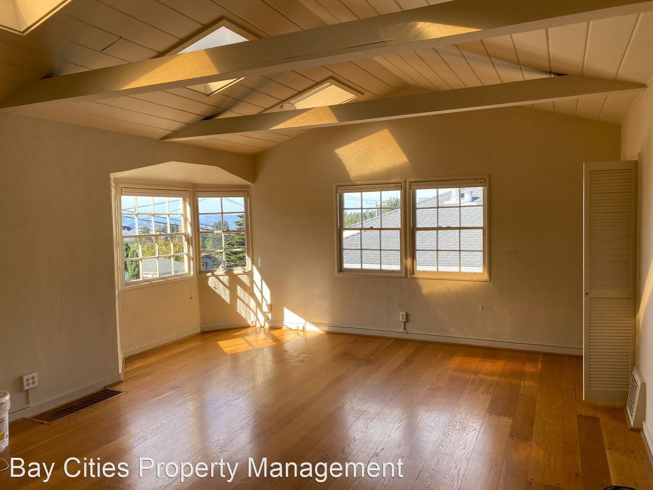 125 Kenyon Ave - Photo 2 of 13