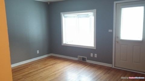 215 E South St - Photo 2 of 11