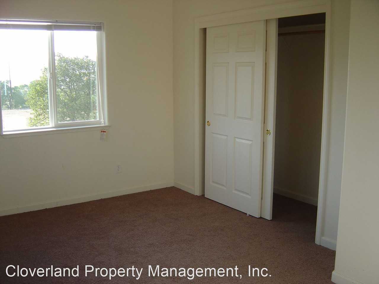 4536 Bayview Drive - Photo 3 of 7