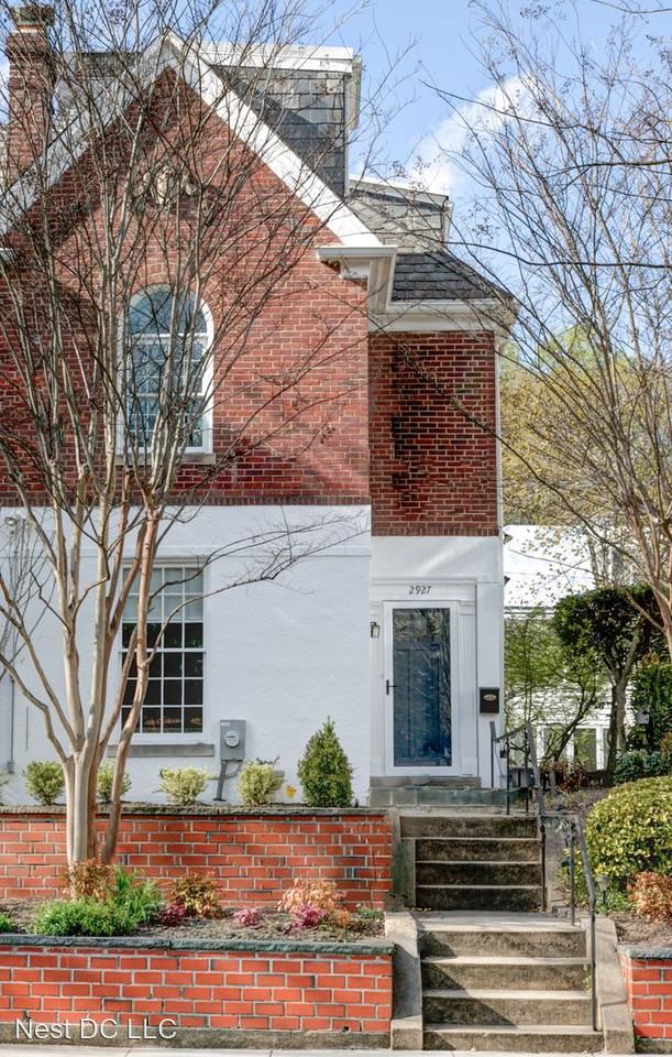 2927 Cathedral Ave Nw - Photo 2 of 17