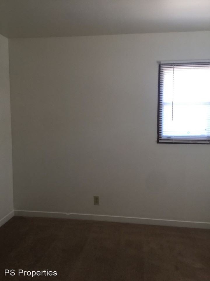 217 55th St Nw - Photo 2 of 5