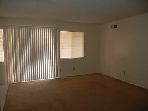 45523 Andale Ave - Photo 2 of 11