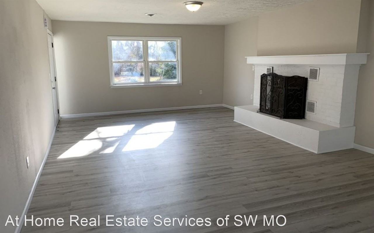 2313 E Atlantic St - Photo 3 of 12