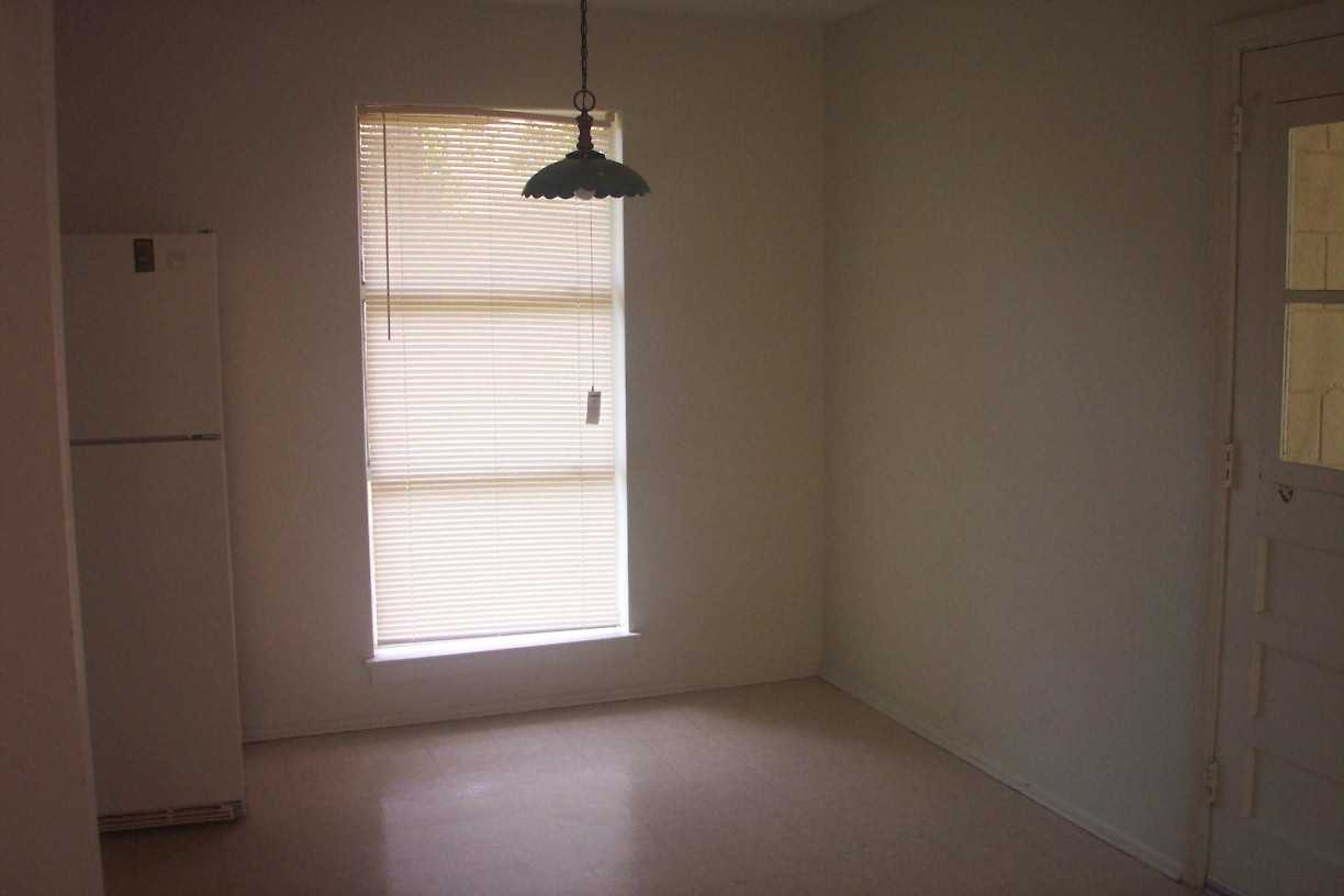 22 Laurie Dr Ne - Photo 3 of 9