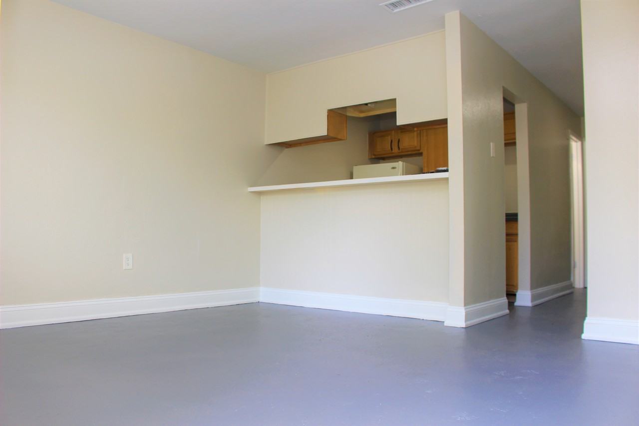 3506 NW 21st St - Photo 2 of 9