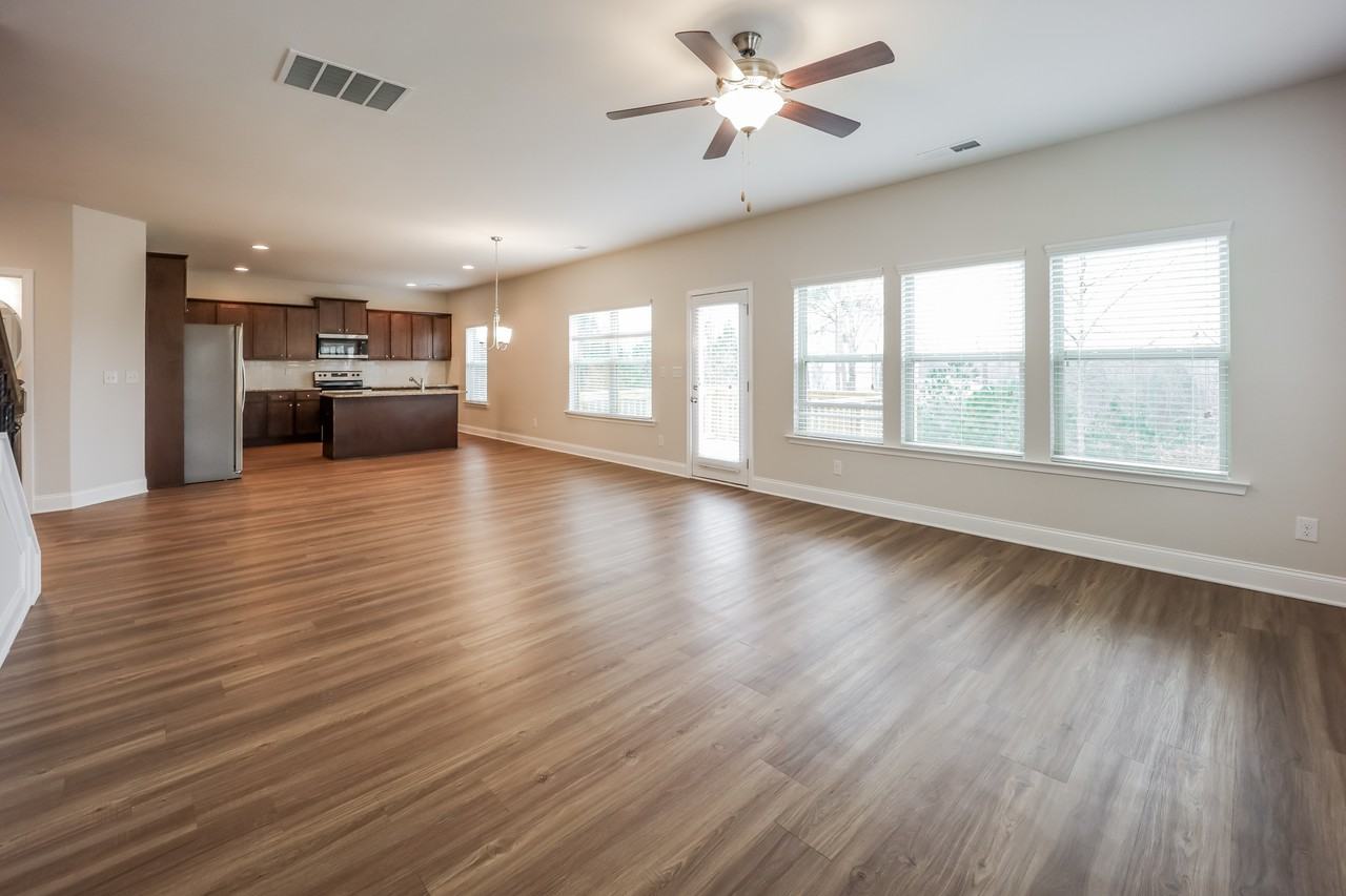 6361 Flat Rock Ln - Photo 3 of 15