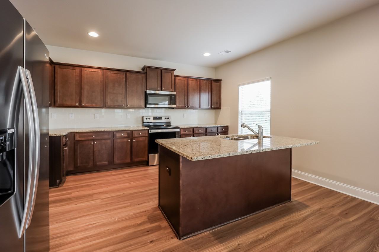 6361 Flat Rock Ln - Photo 5 of 15