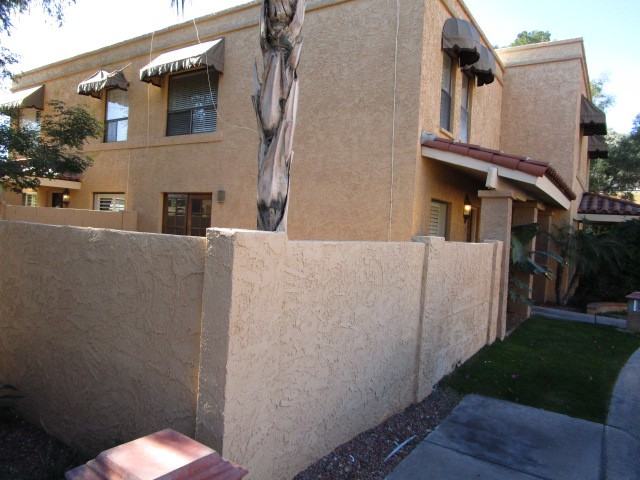 711 E North Ln #2 - Photo 2 of 34