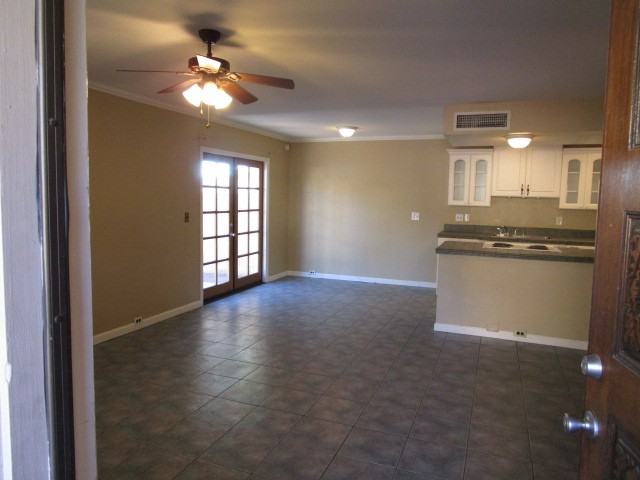 711 E North Ln #2 - Photo 3 of 34