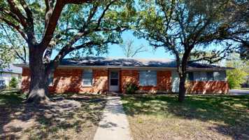 featured image of 1407 Lawyer St