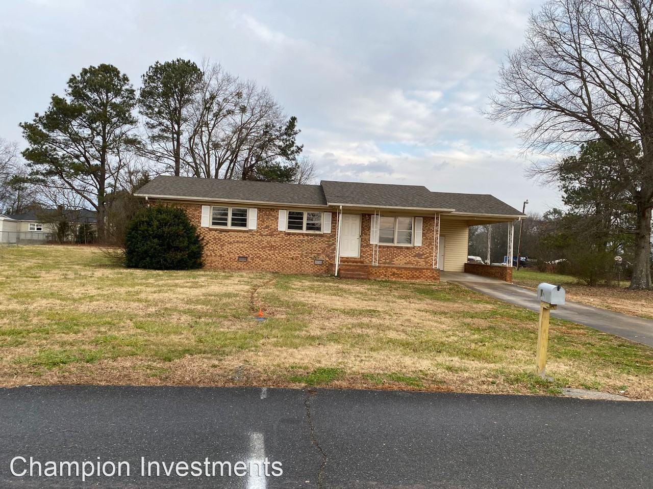 115 Victor Dr - Photo 2 of 16