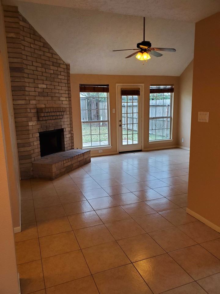 1504 Regency Ct - Photo 2 of 29