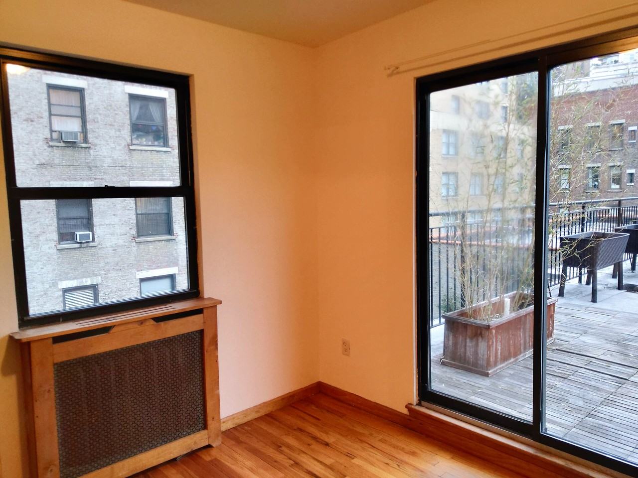 Amsterdam Ave & W 75th St #BR