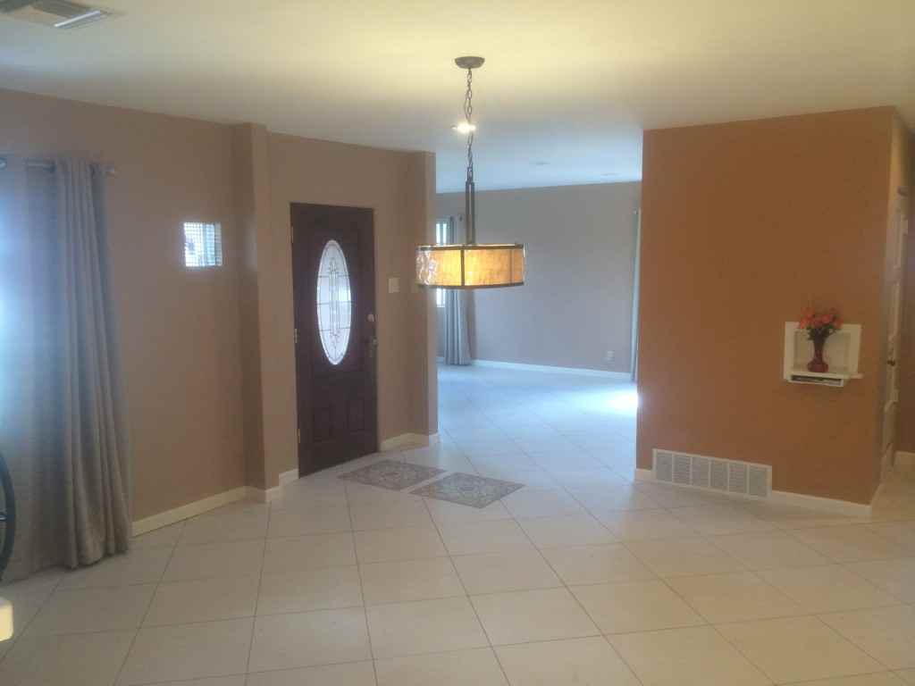 2002 West Flower Street - Photo 2 of 18