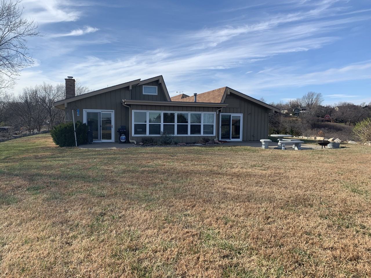 3120 Driftwood Dr - Photo 2 of 19