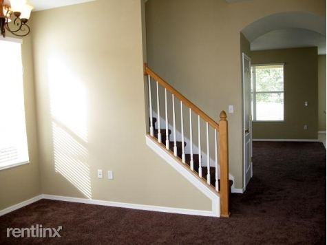 1045 Napolean Way - Photo 3 of 10