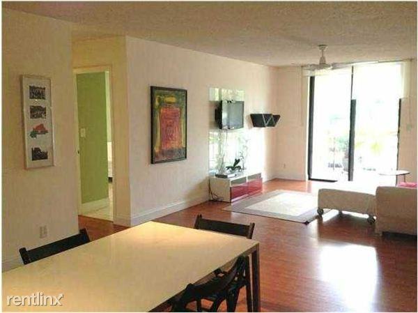 737 SE 1st Way #206