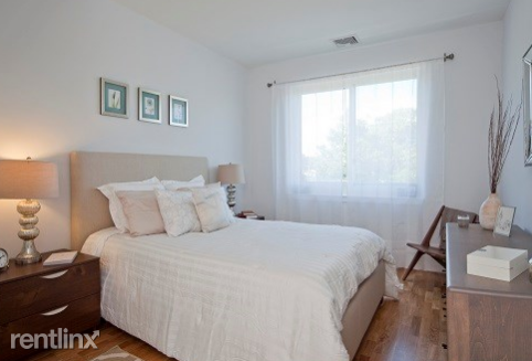 Main Street - Photo 2 of 10