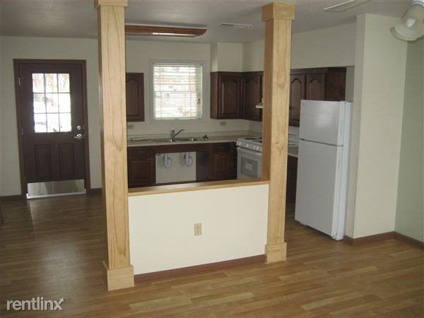 Yester Square LP - Photo 3 of 9