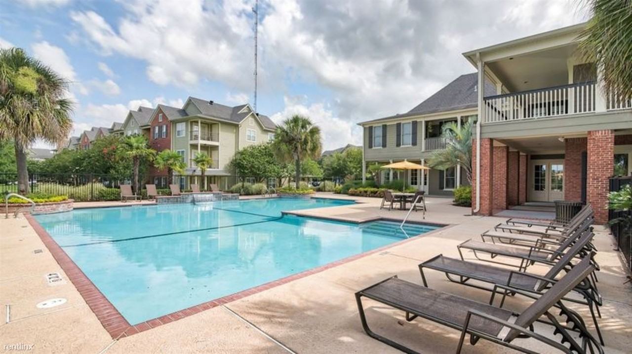 Landing Furnished Apartment Cypress Lake Apartments - Photo 3 of 50