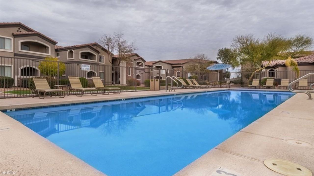 Landing Furnished Apartment Desert Sands - Photo 3 of 50