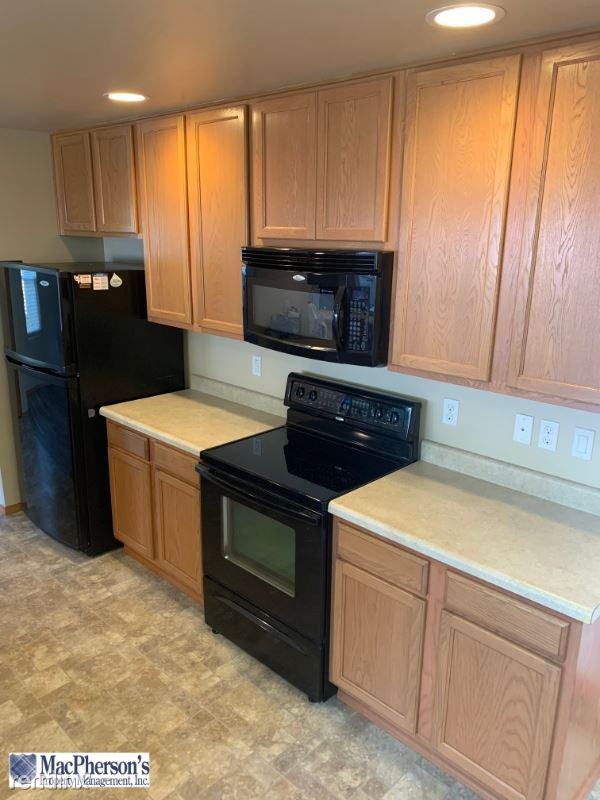 21622 Se 297th St - Photo 2 of 10