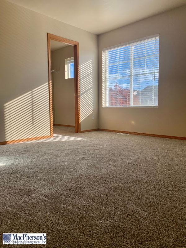 21622 Se 297th St - Photo 3 of 10