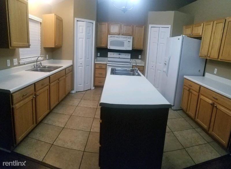 821 Sun Ridge Village Dr - Photo 3 of 10