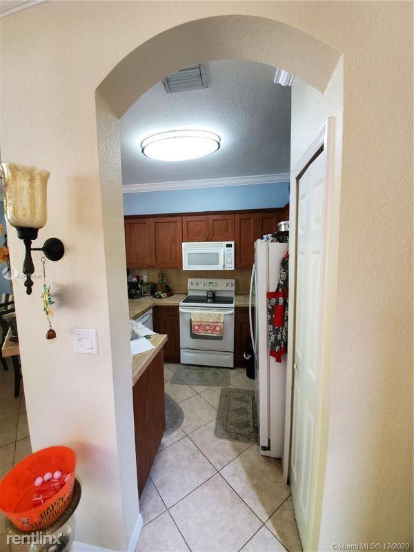 12441 Sw 124th Ter - Photo 3 of 20