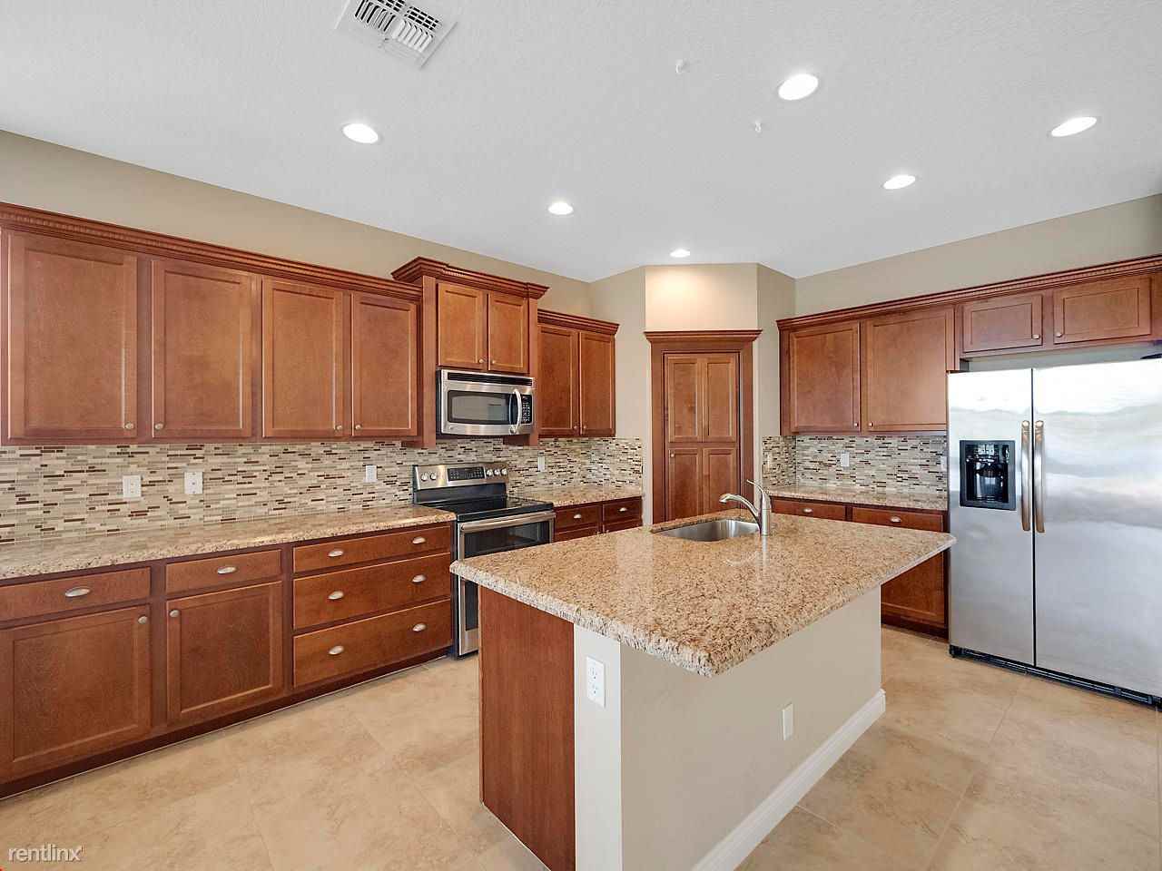 12115 Sw Bennington Cir - Photo 2 of 7