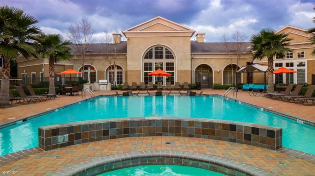 Landing Furnished Apartment The Millennium Towne Center - Photo 3 of 50