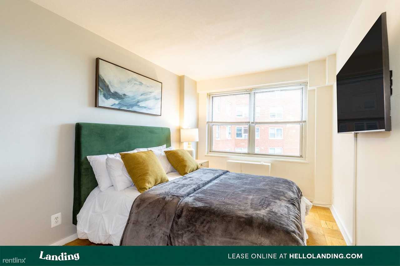 500 W University Pkwy - Photo 2 of 40