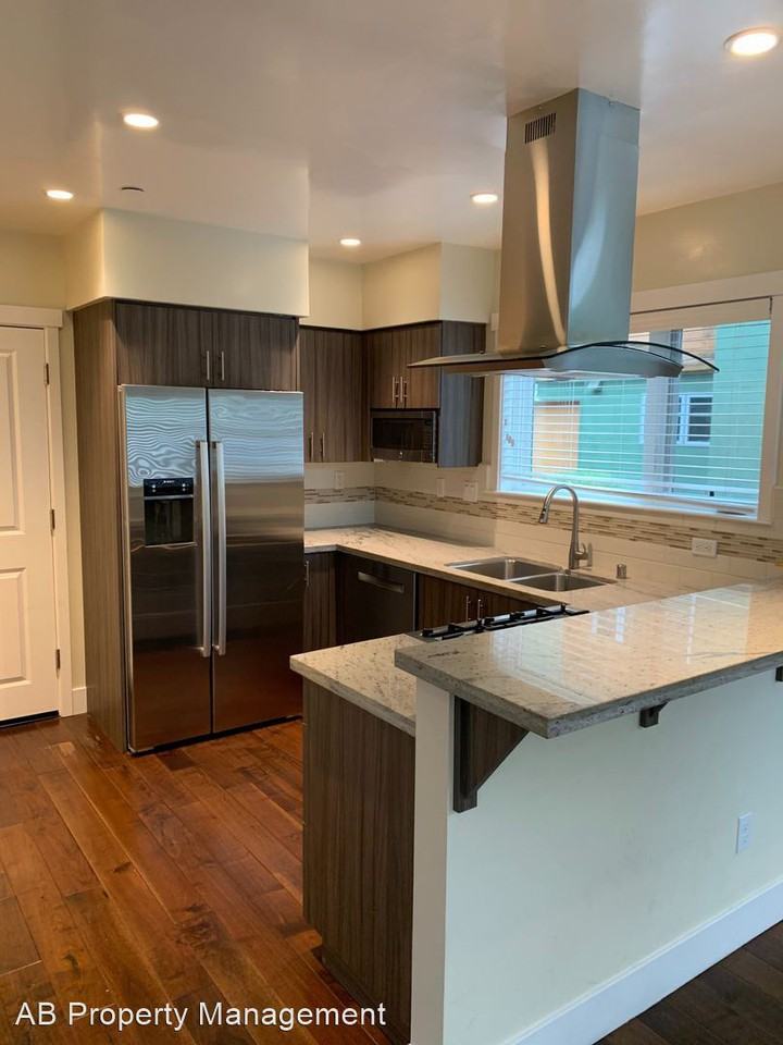 737 Bay Rd - Photo 2 of 21