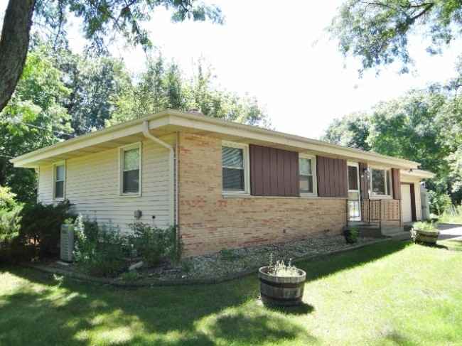 223 Grove Ave - Photo 3 of 6