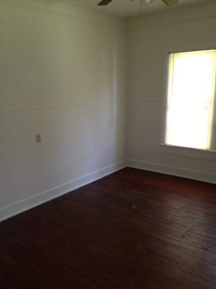 712 N Hickory St - Photo 2 of 8