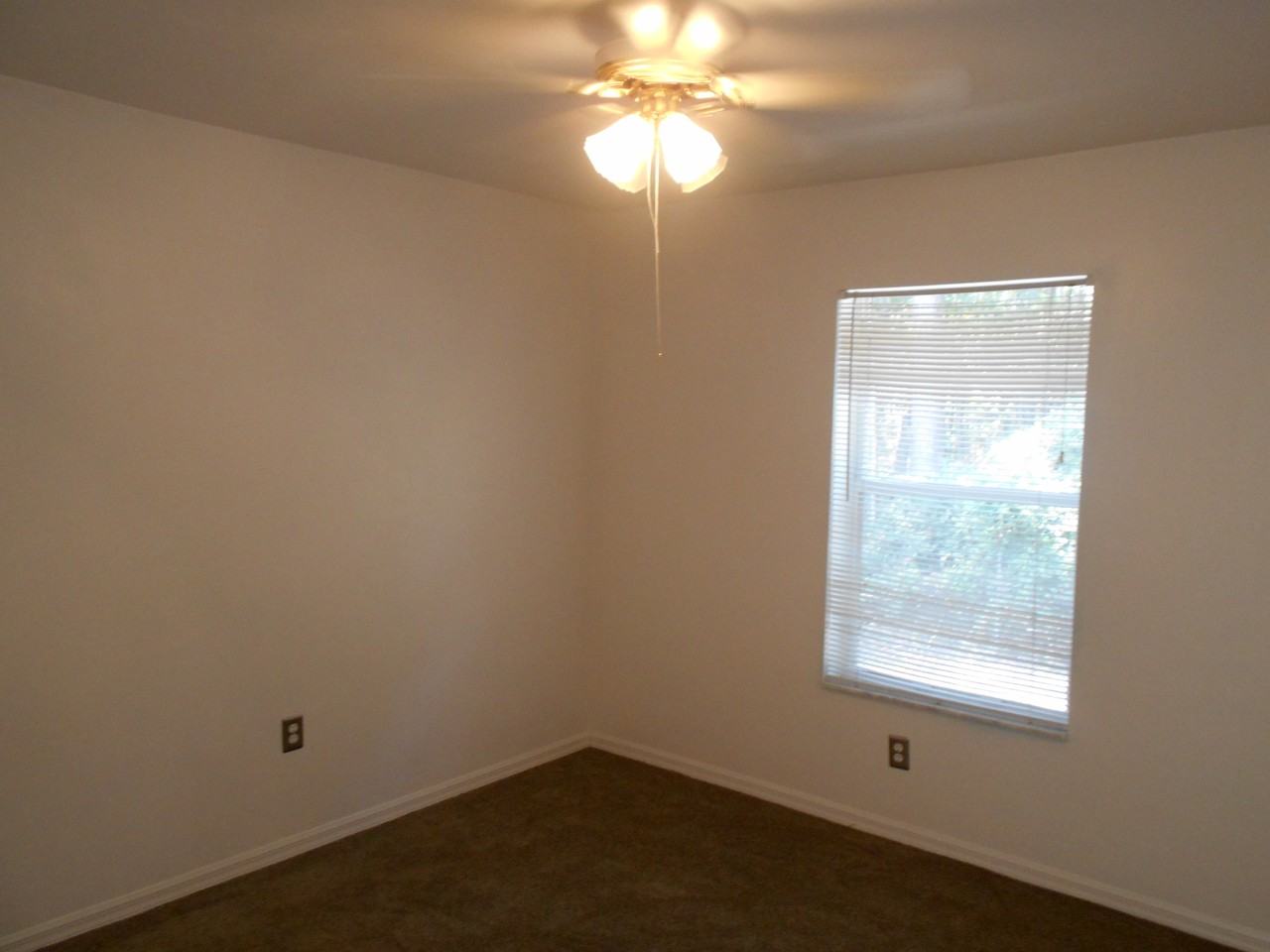 6652 NW 35 Dr - Photo 2 of 10