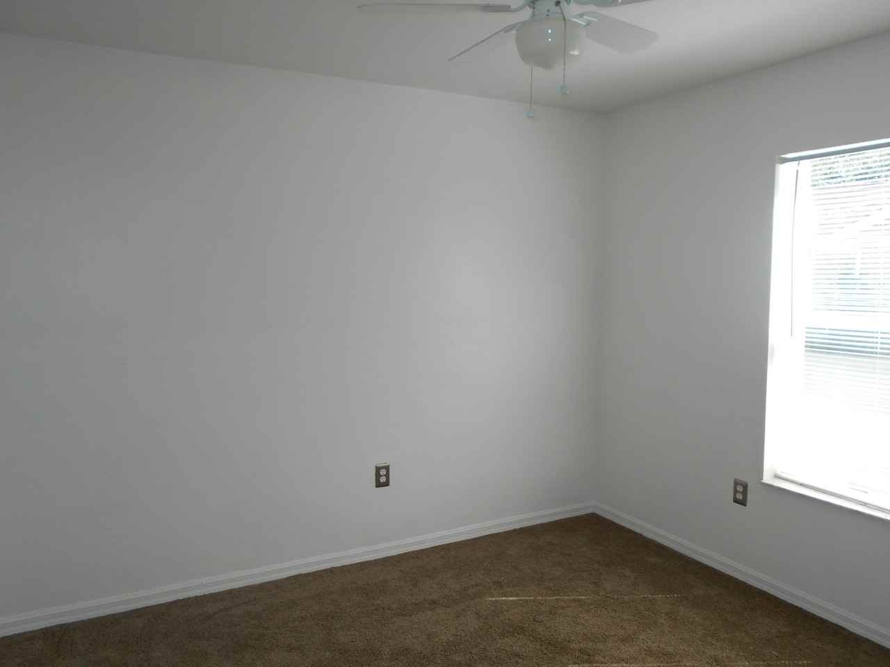 6652 NW 35 Dr - Photo 3 of 10