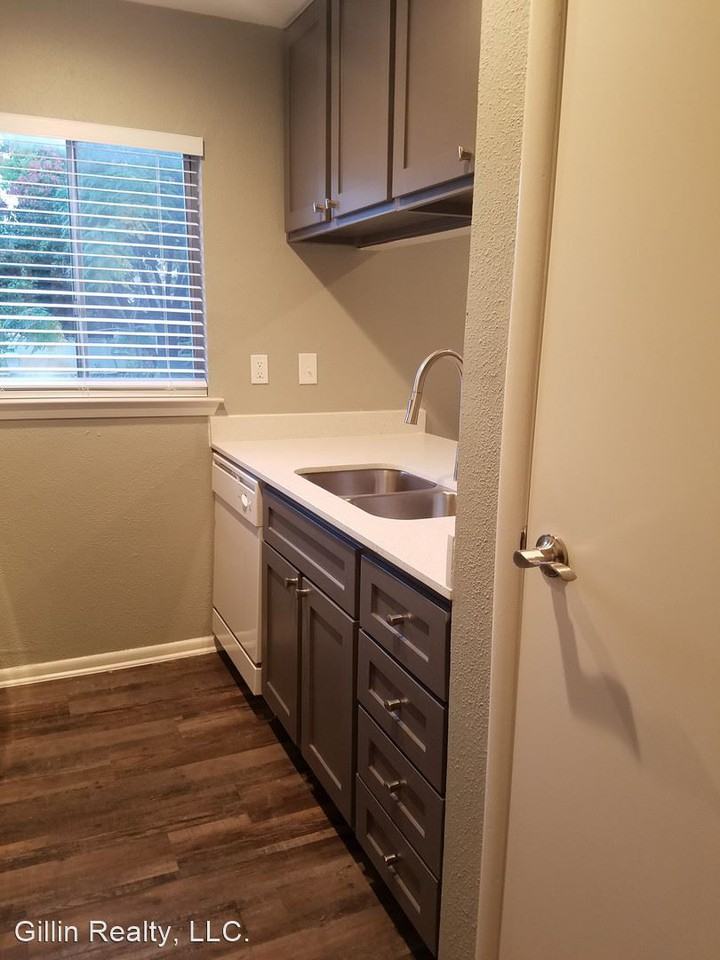 218 E Bridge St - Photo 2 of 9