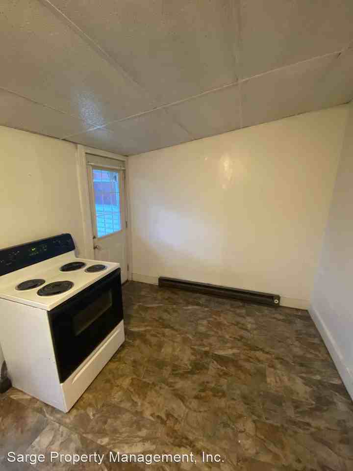 271 N Montgomery St - Photo 2 of 6