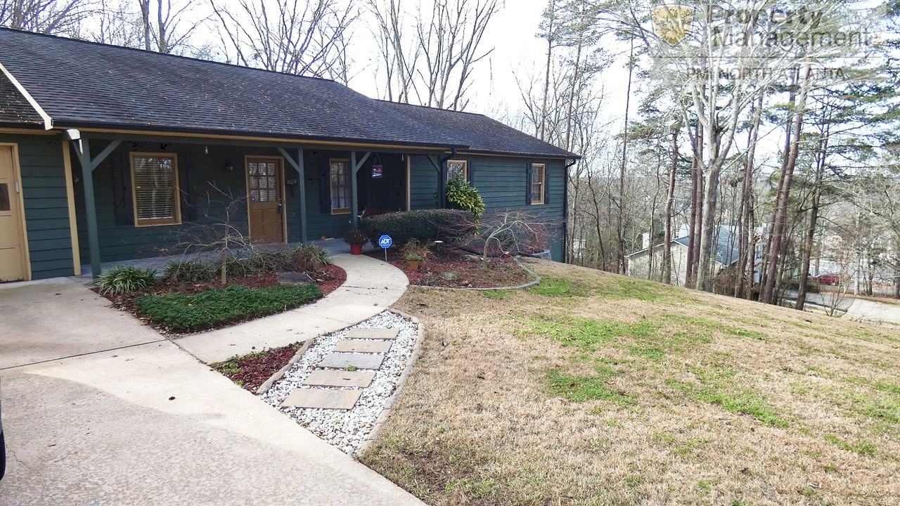 4130 Oakwood Trl - Photo 2 of 27