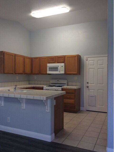 357 Valleyridge St - Photo 4 of 5