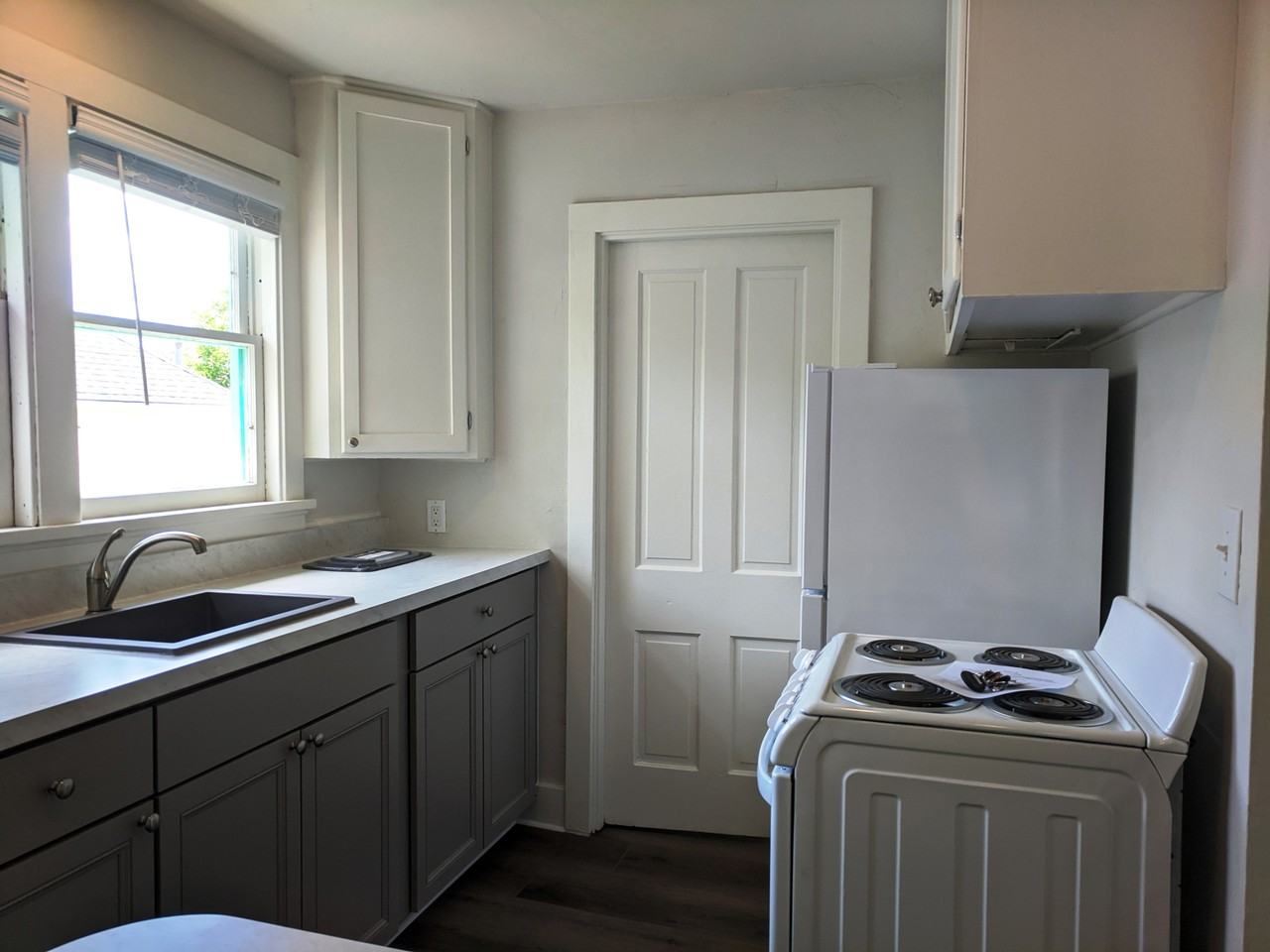 22 1/2 3Rd Ave E - Photo 5 of 12