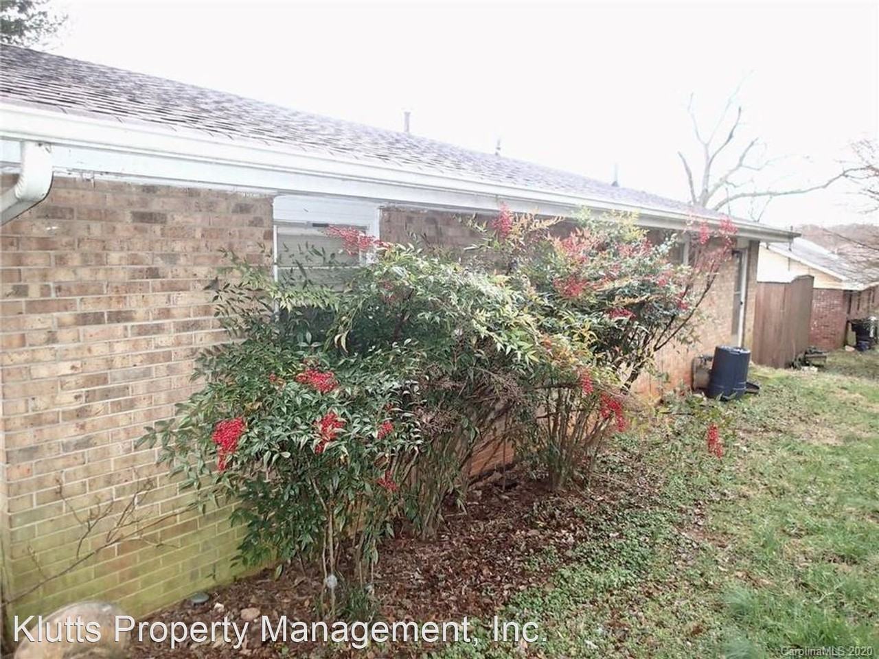 148 Sycamore St - Photo 3 of 5