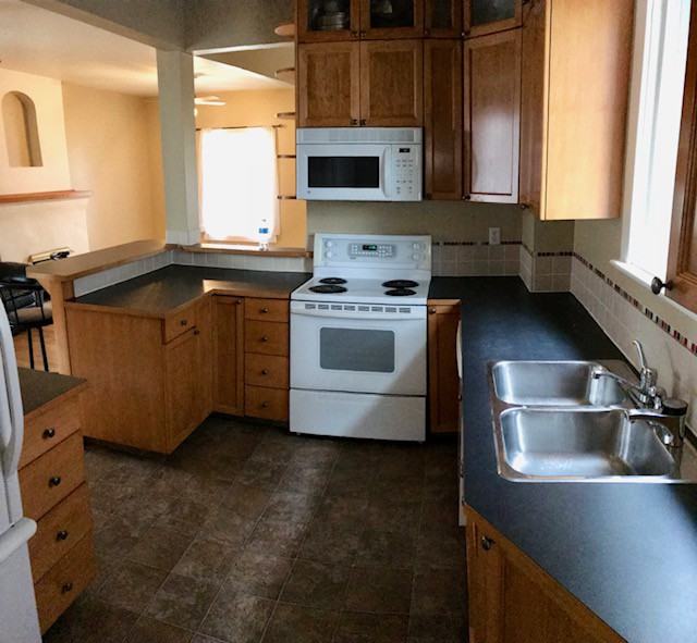 531 14 St S - Photo 3 of 11