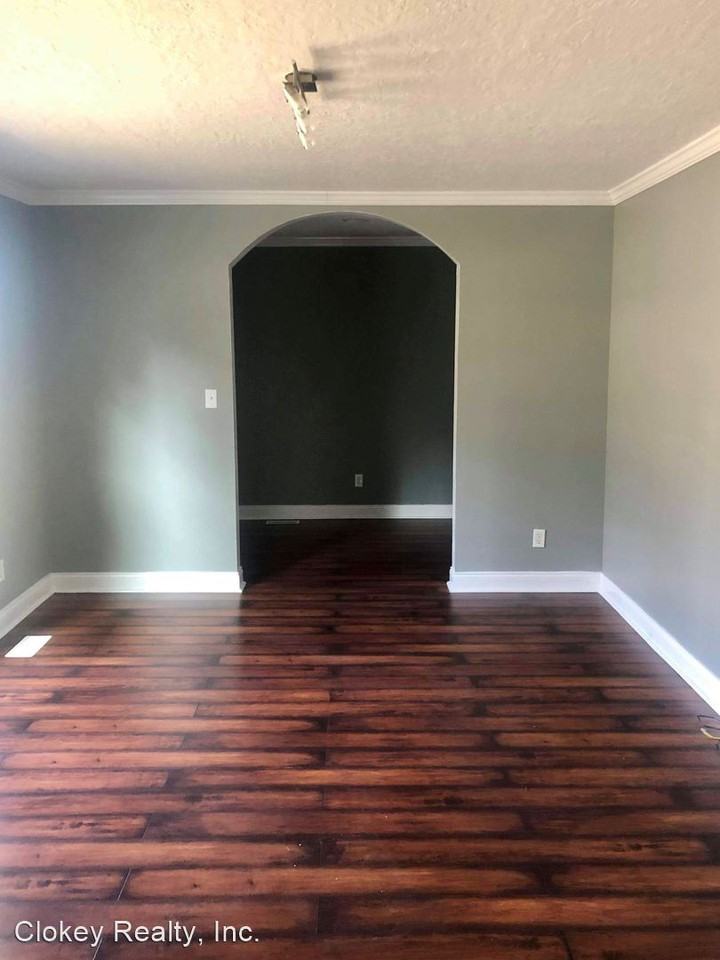 514 Country Club Pl - Photo 3 of 11