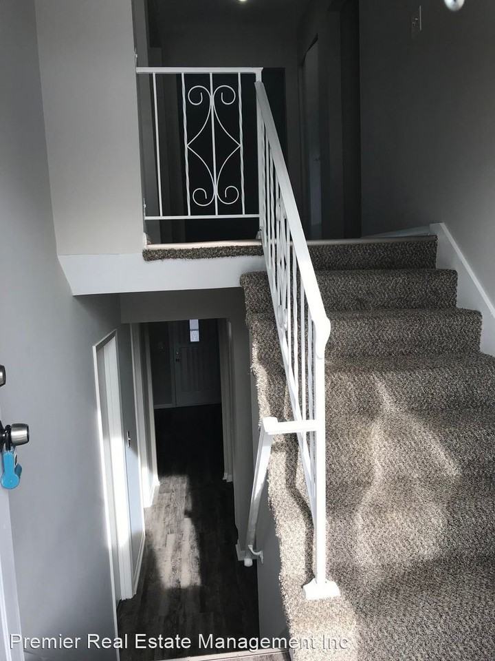 9406 W 83rd St - Photo 2 of 28