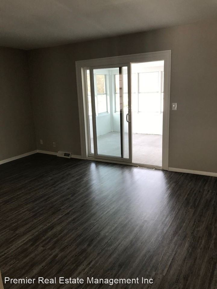 9406 W 83rd St - Photo 3 of 28