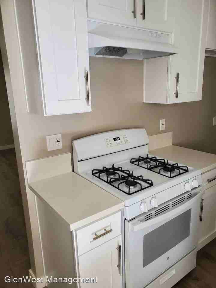 212 W. ELK AVE. - Photo 3 of 6