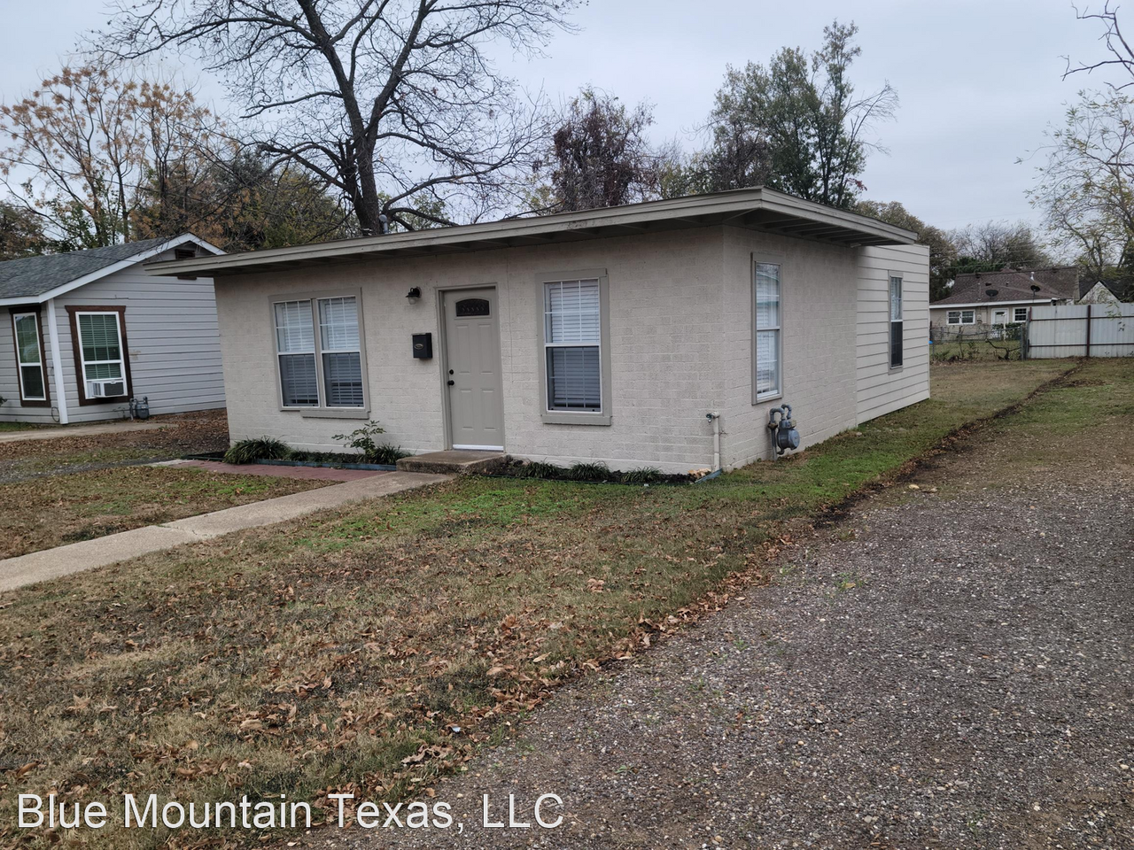 2704 Carnation Ave - Photo 2 of 9